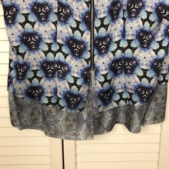 ACNE | Blue Short Sleeve Flowy Top - Picture 3 of 8